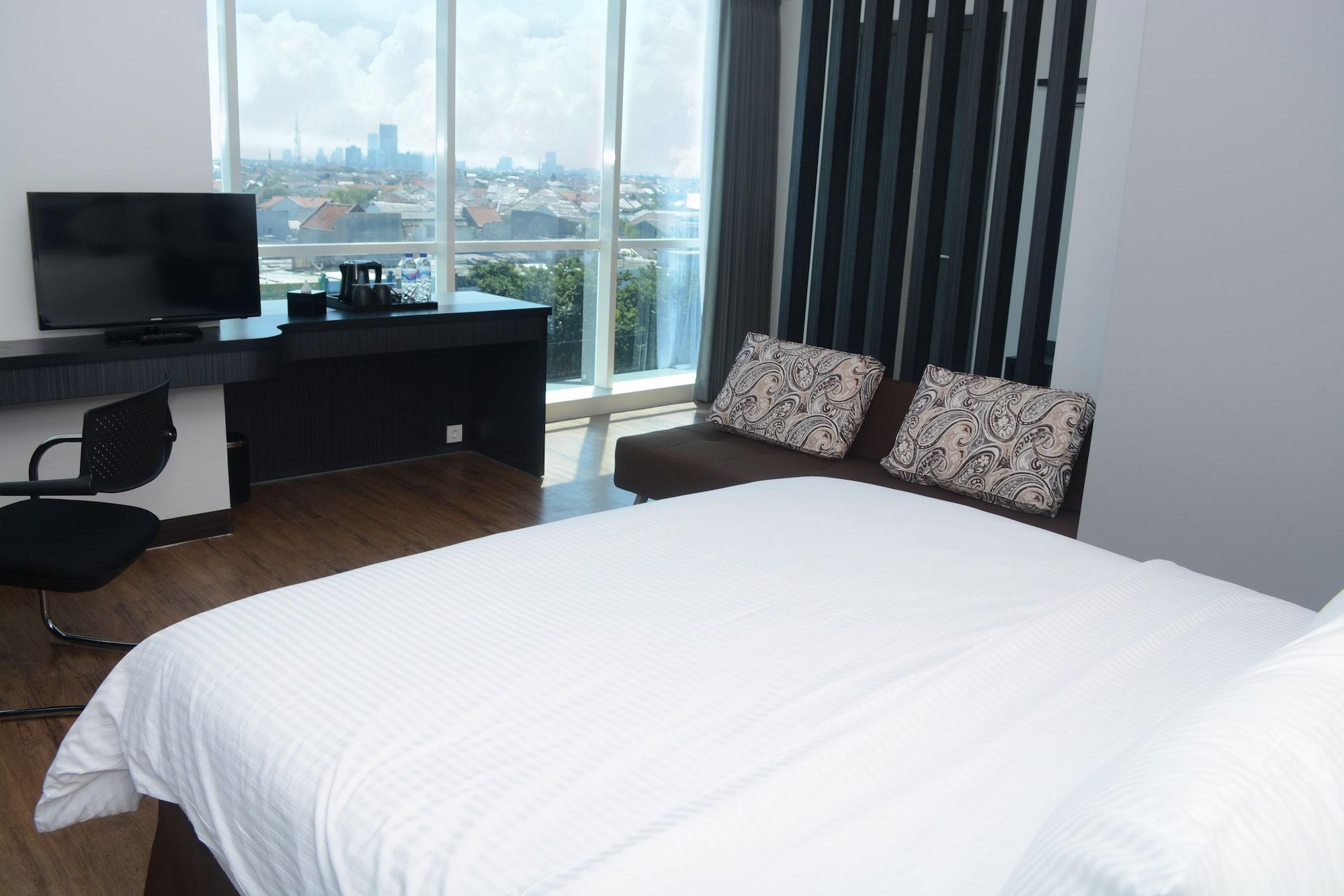 ลูมิเนอร์ โฮเทล เจมูร์ซารี Hotel สุราบายา ภายนอก รูปภาพ