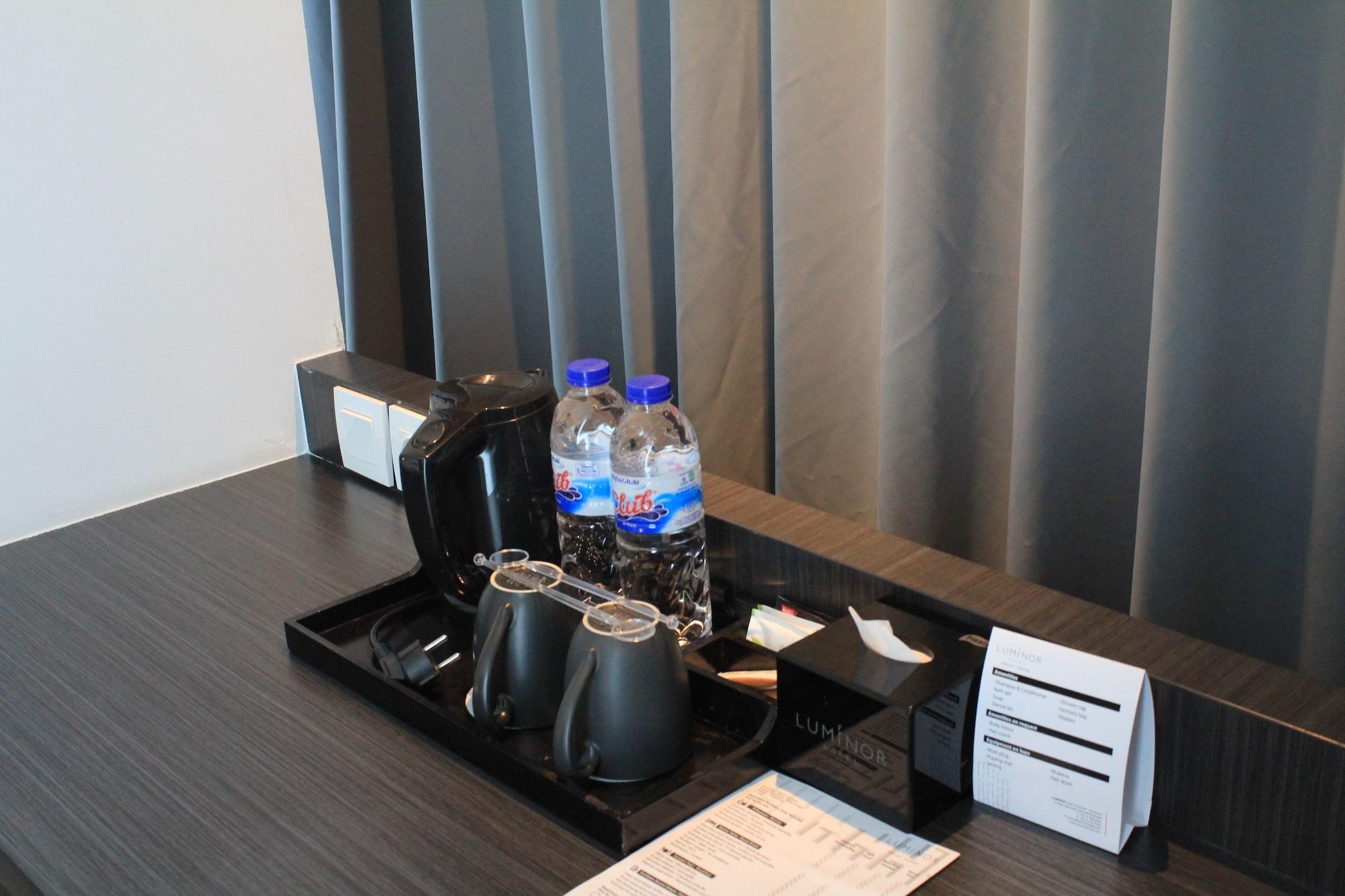 ลูมิเนอร์ โฮเทล เจมูร์ซารี Hotel สุราบายา ภายนอก รูปภาพ