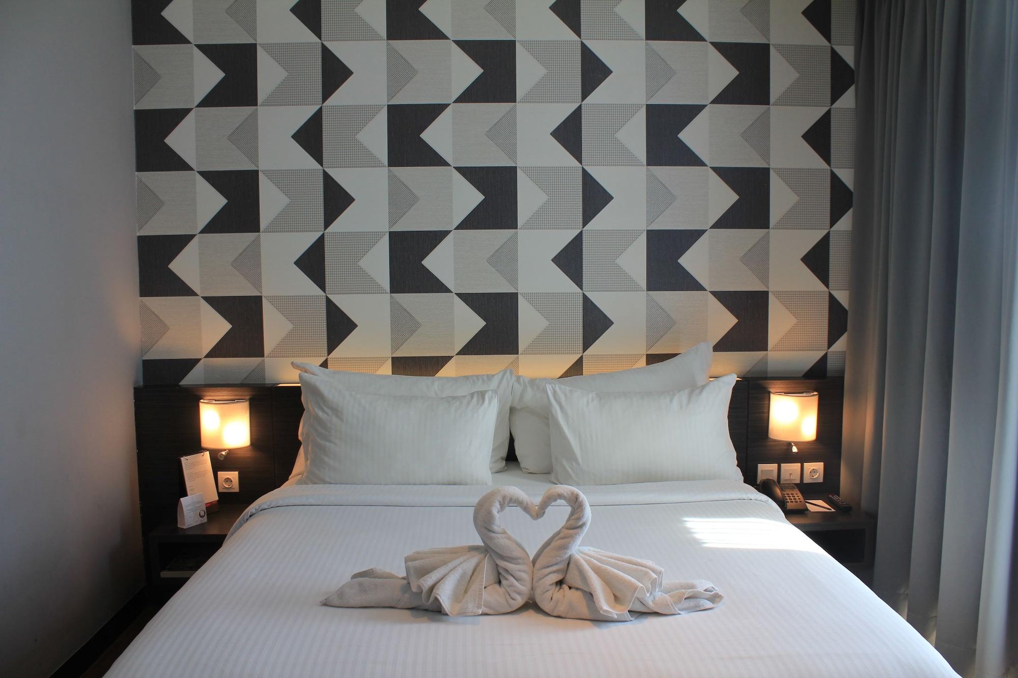 ลูมิเนอร์ โฮเทล เจมูร์ซารี Hotel สุราบายา ภายนอก รูปภาพ