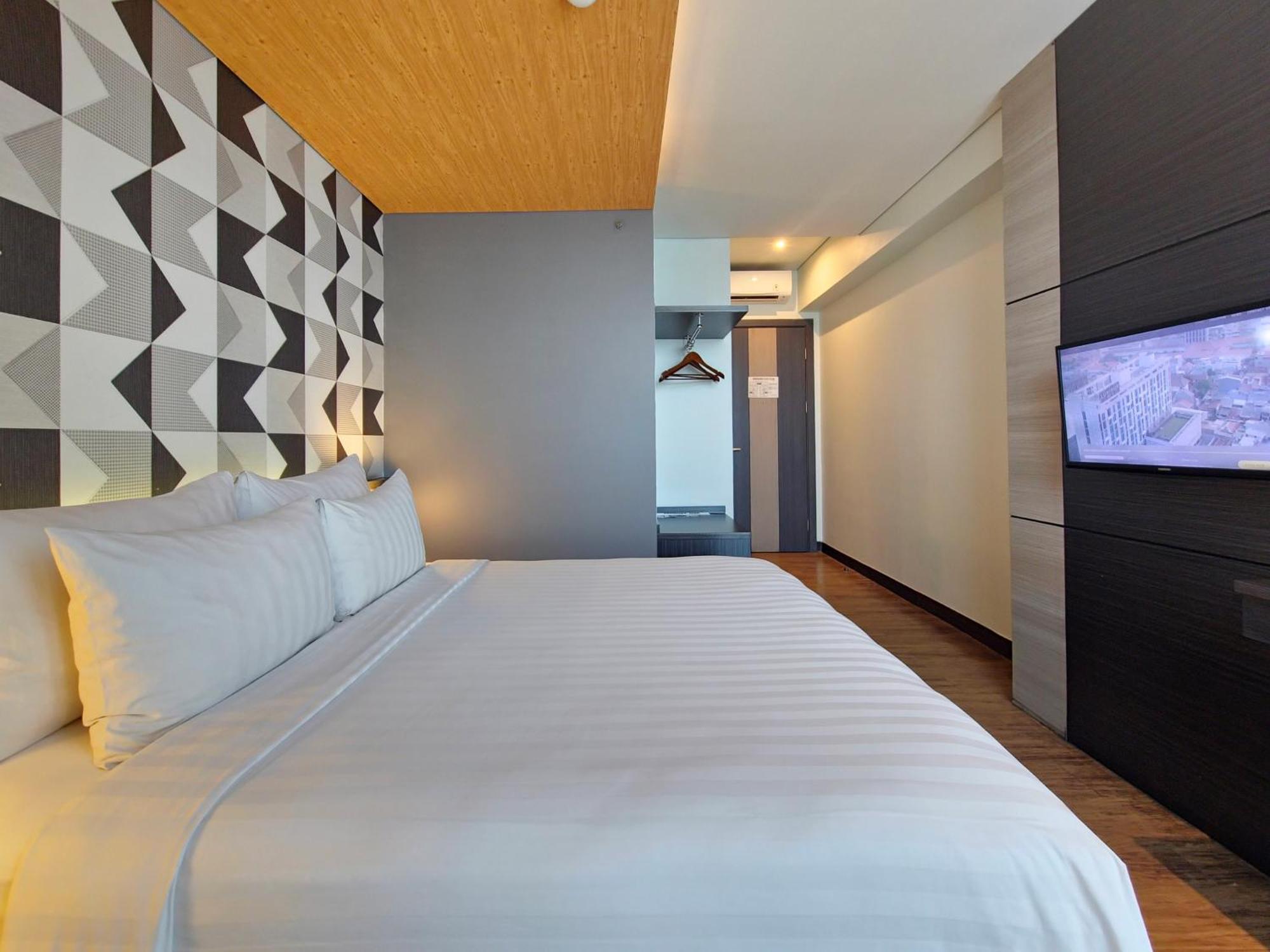 ลูมิเนอร์ โฮเทล เจมูร์ซารี Hotel สุราบายา ภายนอก รูปภาพ