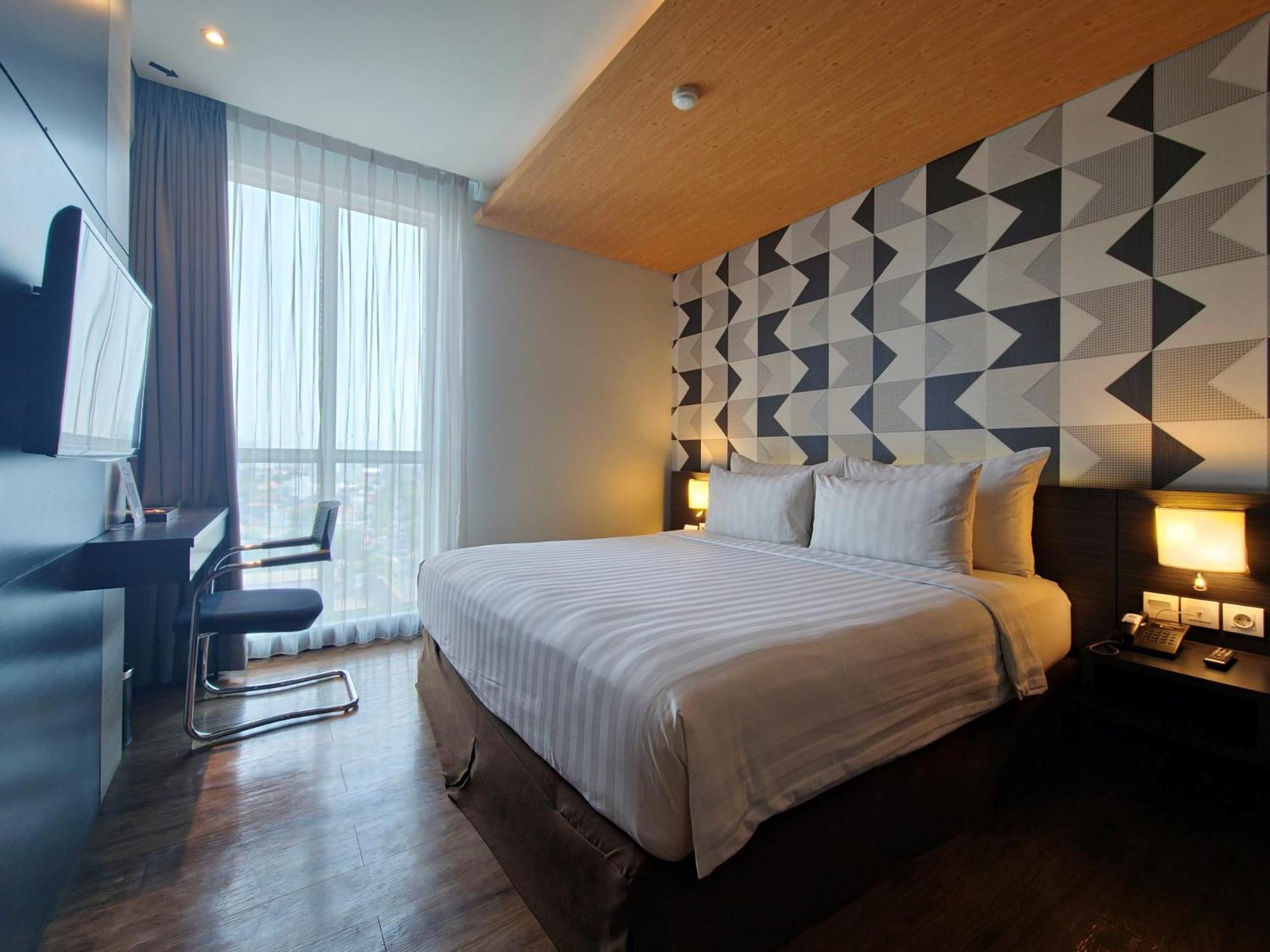 ลูมิเนอร์ โฮเทล เจมูร์ซารี Hotel สุราบายา ภายนอก รูปภาพ