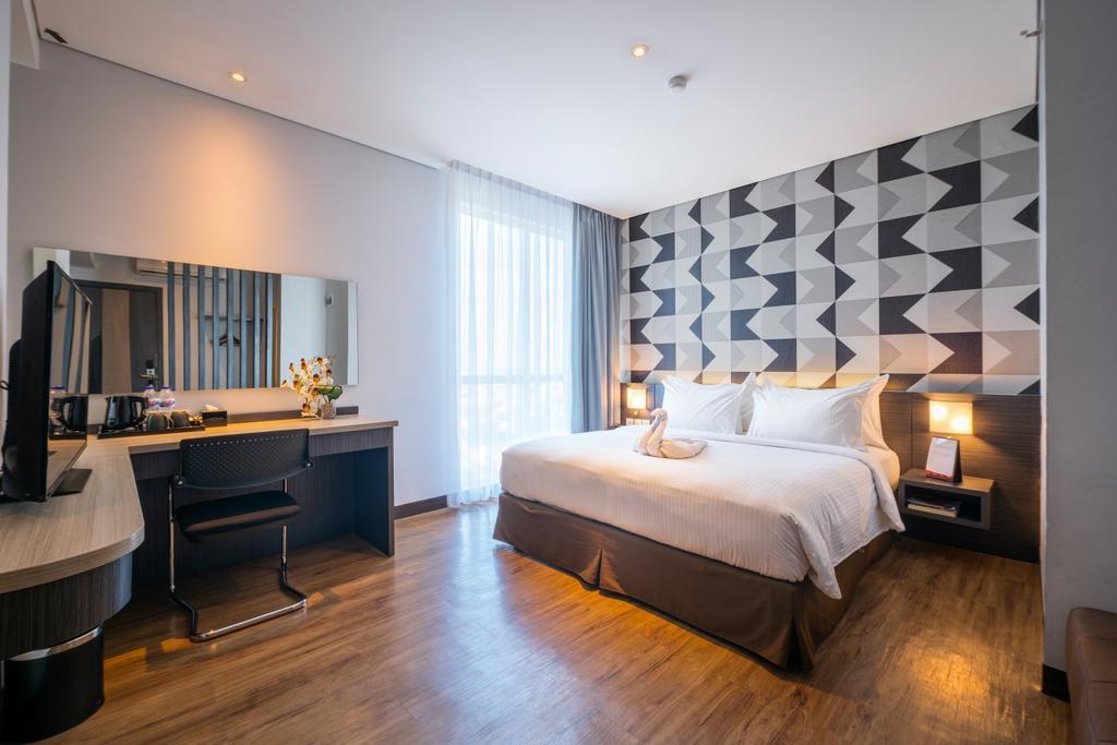 ลูมิเนอร์ โฮเทล เจมูร์ซารี Hotel สุราบายา ภายนอก รูปภาพ