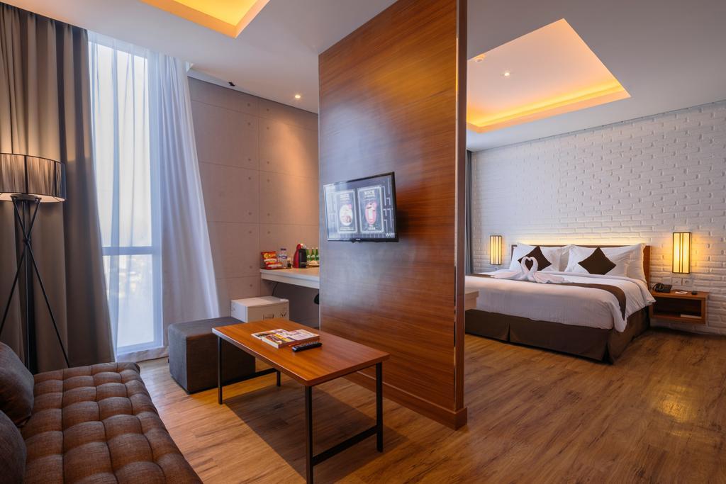 ลูมิเนอร์ โฮเทล เจมูร์ซารี Hotel สุราบายา ภายนอก รูปภาพ