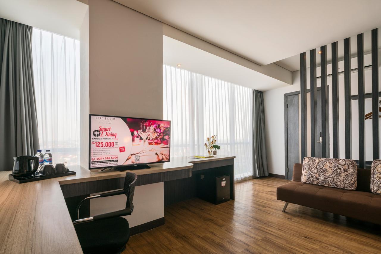 ลูมิเนอร์ โฮเทล เจมูร์ซารี Hotel สุราบายา ภายนอก รูปภาพ